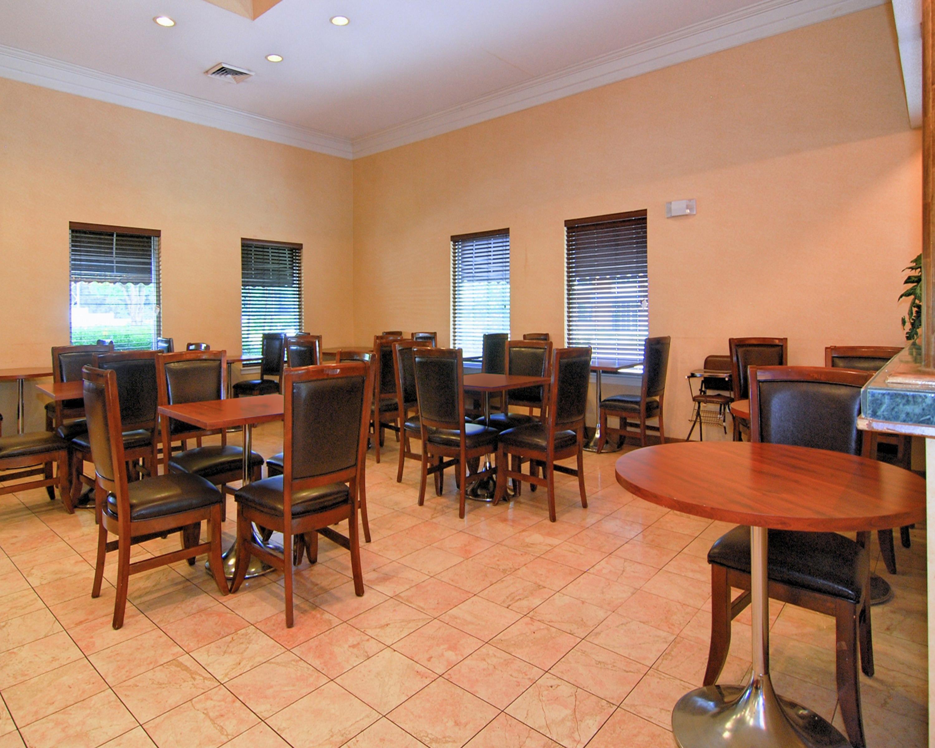 La Quinta Inn & Suites By Wyndham Memphis I-240 Bagian luar foto