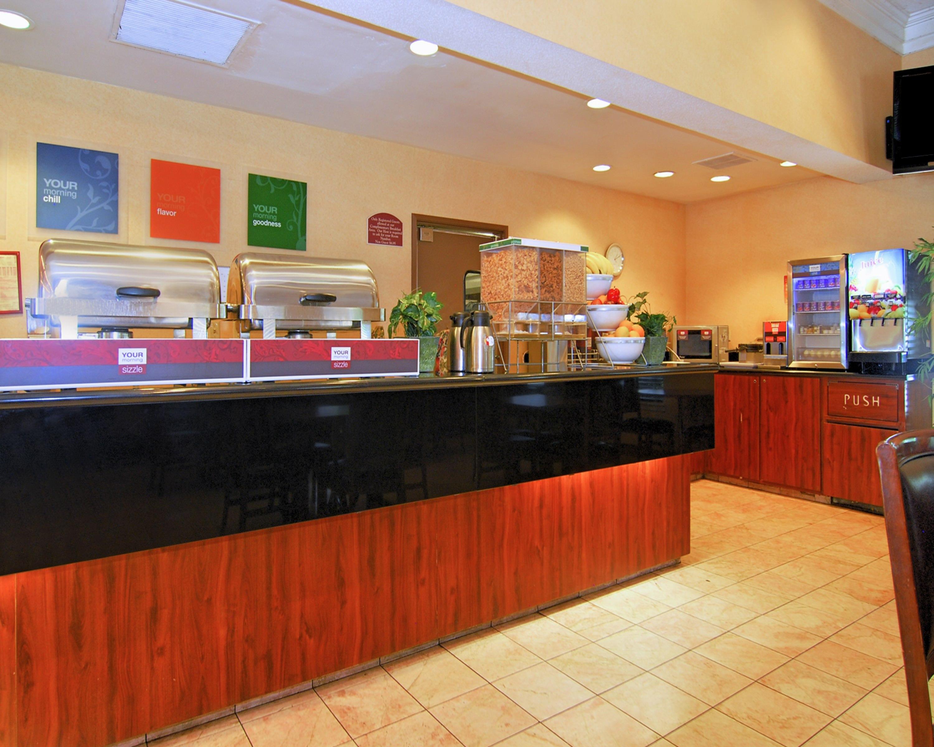 La Quinta Inn & Suites By Wyndham Memphis I-240 Bagian luar foto