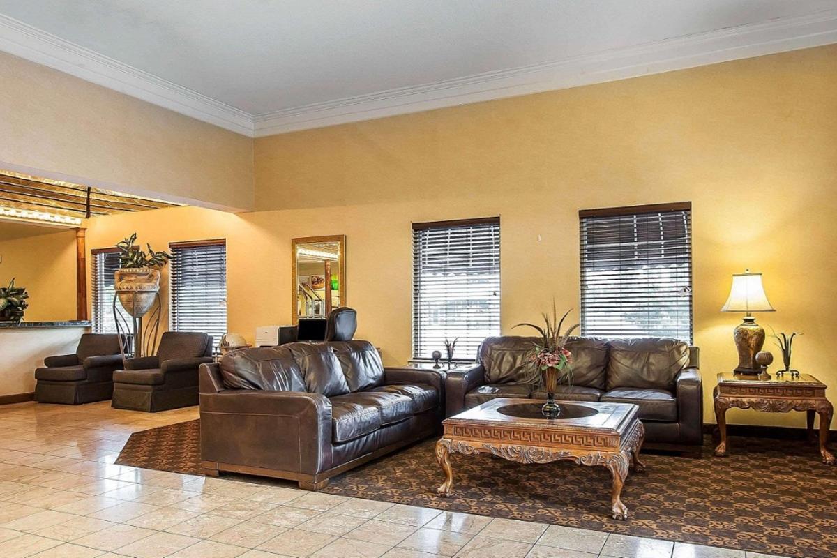 La Quinta Inn & Suites By Wyndham Memphis I-240 Bagian luar foto