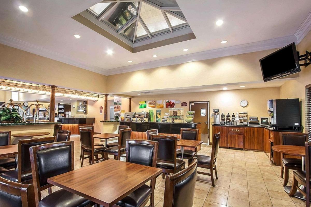 La Quinta Inn & Suites By Wyndham Memphis I-240 Bagian luar foto
