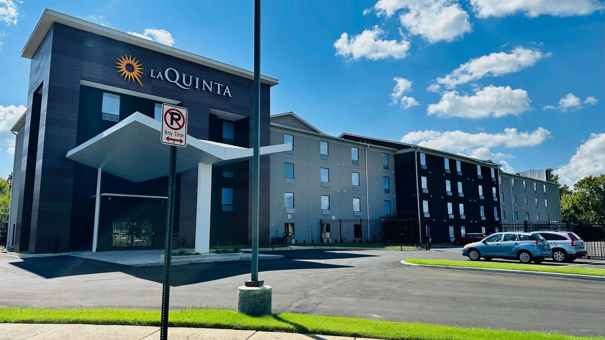 La Quinta Inn & Suites By Wyndham Memphis I-240 Bagian luar foto