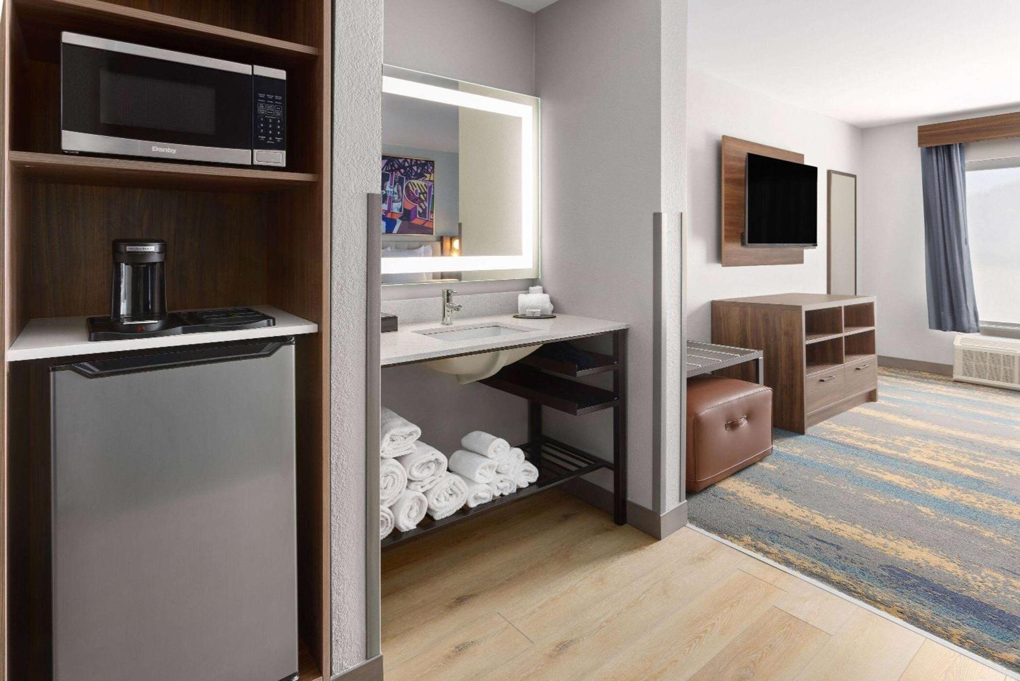 La Quinta Inn & Suites By Wyndham Memphis I-240 Bagian luar foto