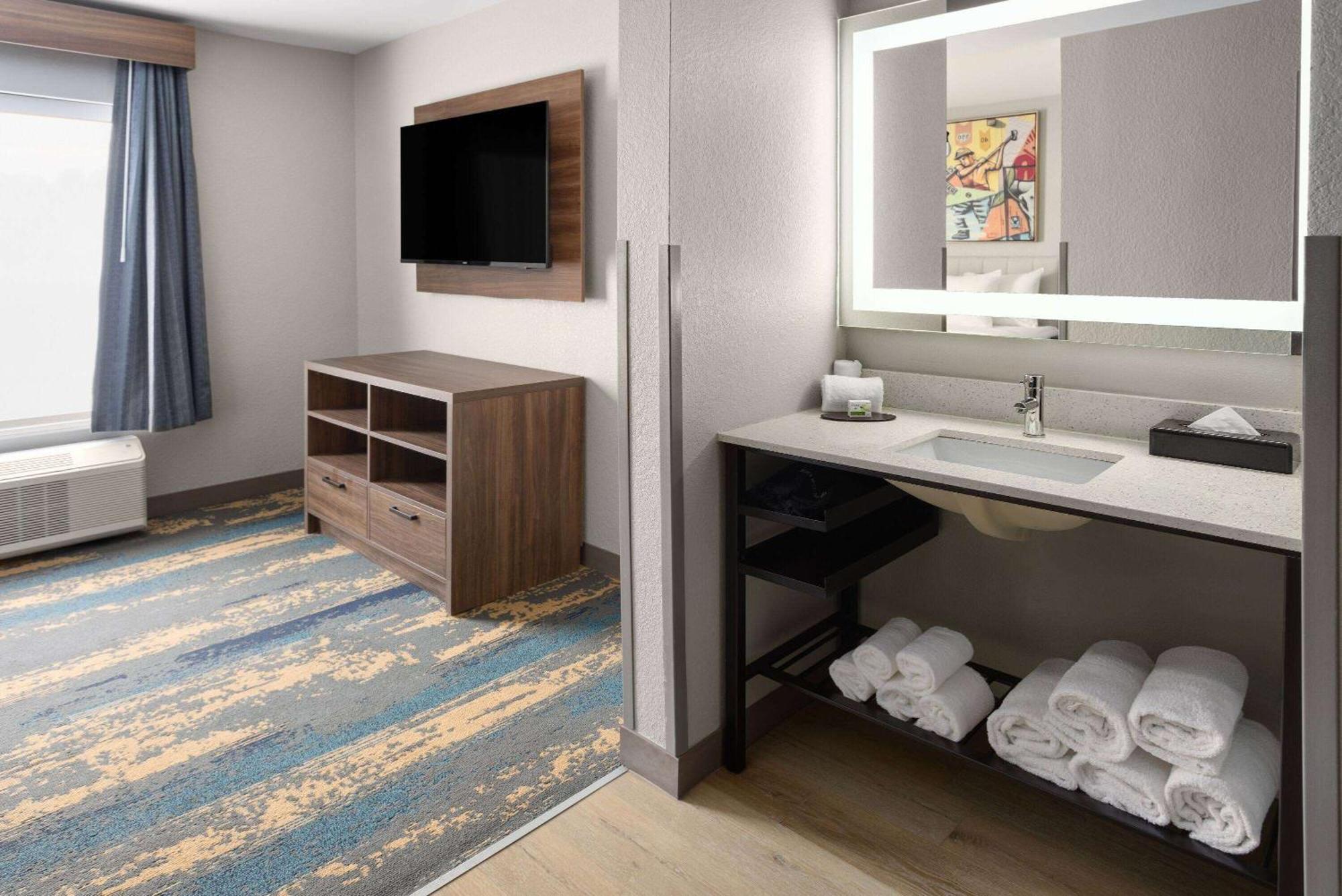 La Quinta Inn & Suites By Wyndham Memphis I-240 Bagian luar foto