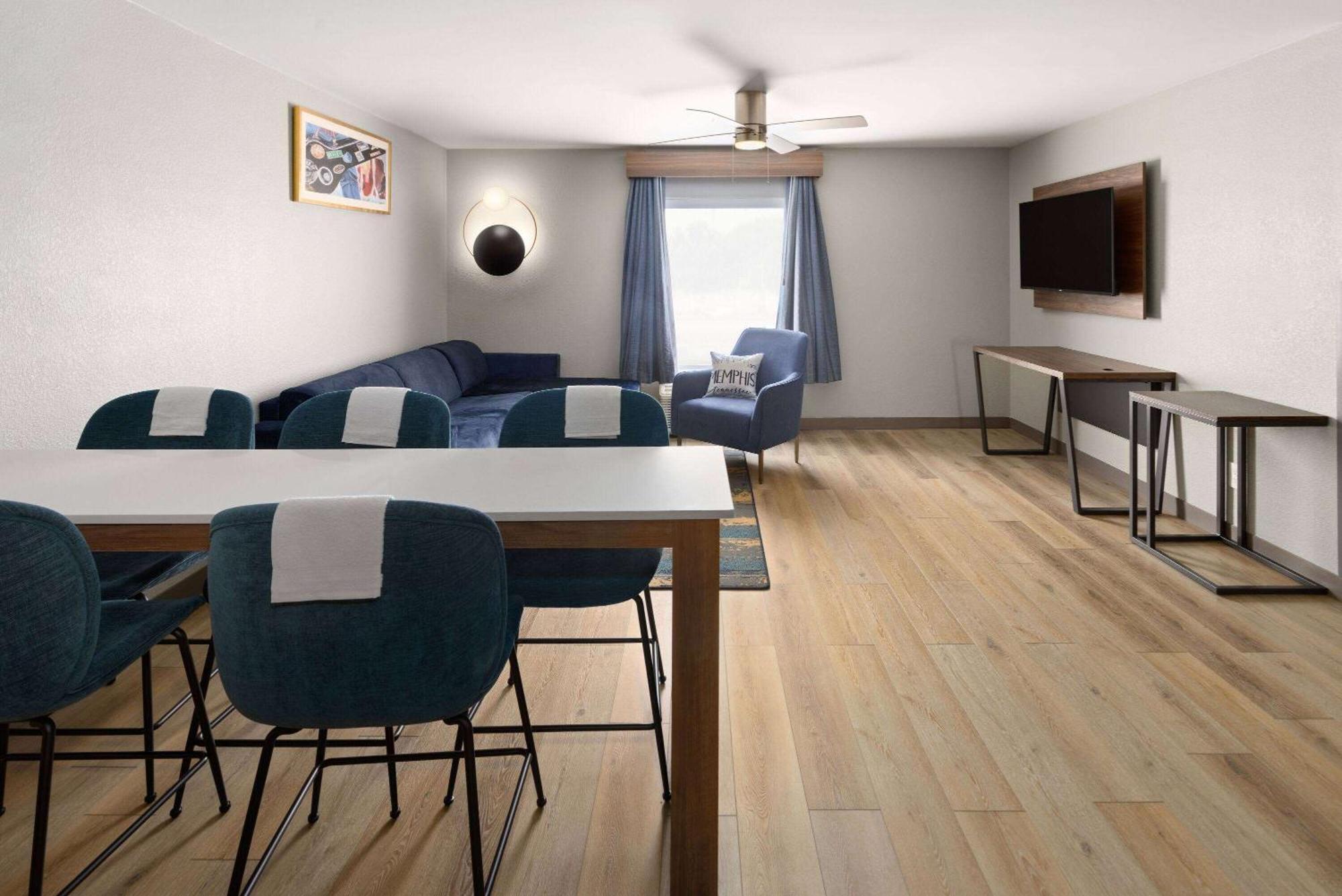 La Quinta Inn & Suites By Wyndham Memphis I-240 Bagian luar foto