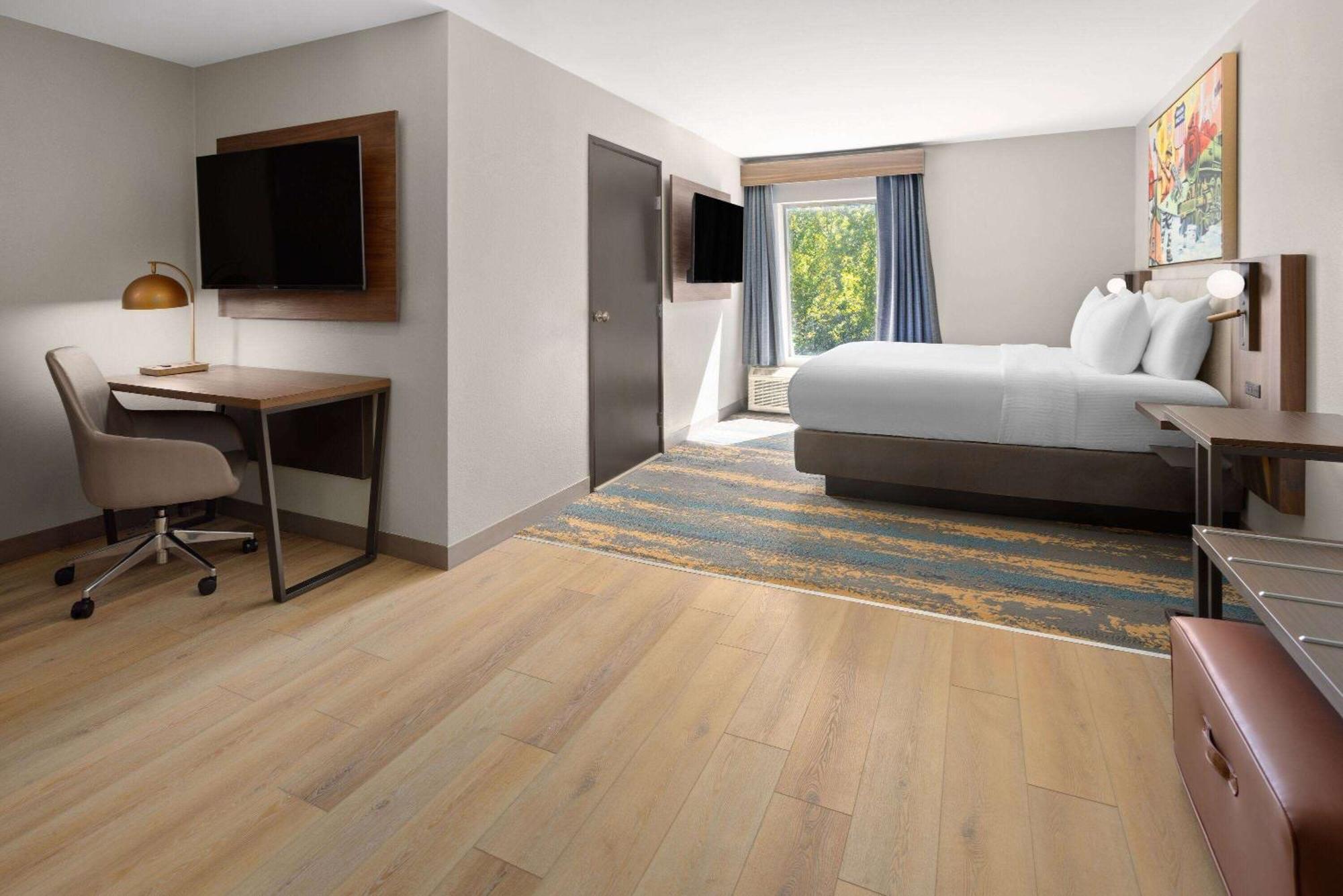 La Quinta Inn & Suites By Wyndham Memphis I-240 Bagian luar foto